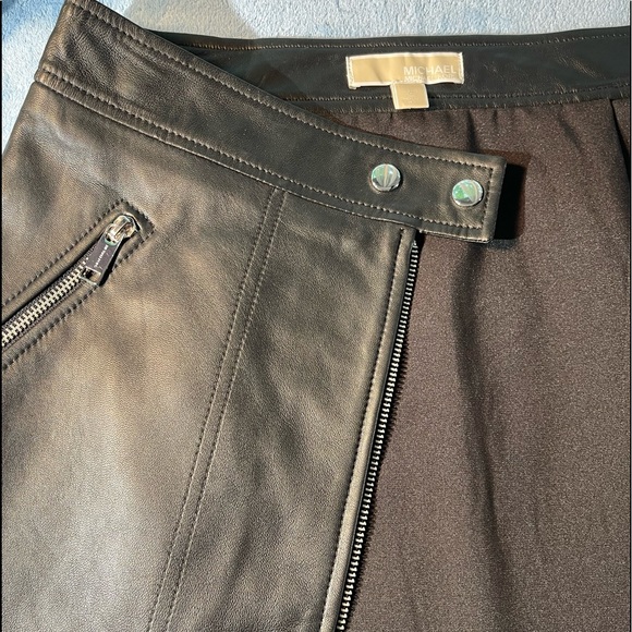 MICHAEL Michael Kors black leather skirt with silver details. Very cute. Size 6 - Picture 10 of 10